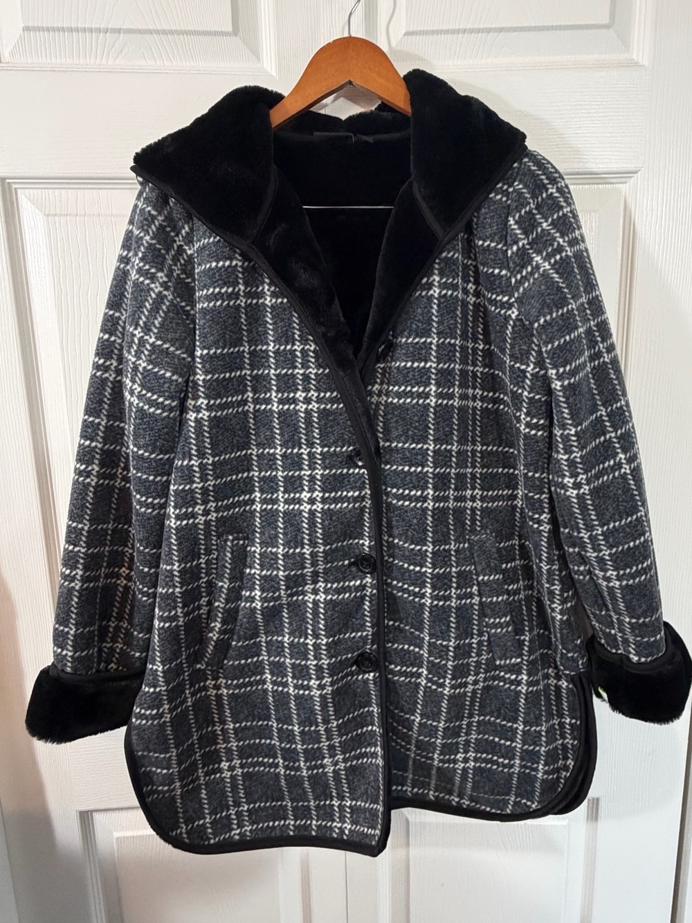 Ike Behar Plush Faux Fur Lined Hooded Plaid Coat Gray Women Medium Super Soft